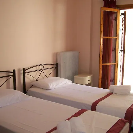 Antigoni House アパート ポロス