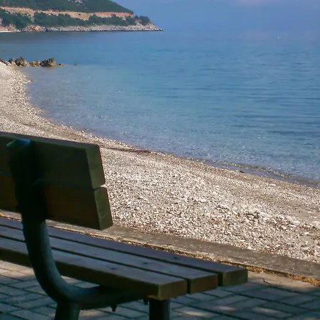 Antigoni House アパート ポロス